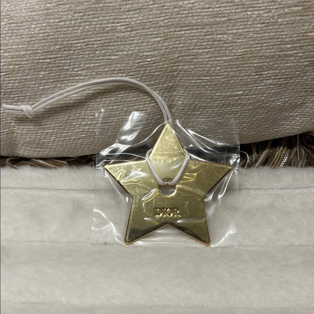 Dior Gold  Star ⭐️